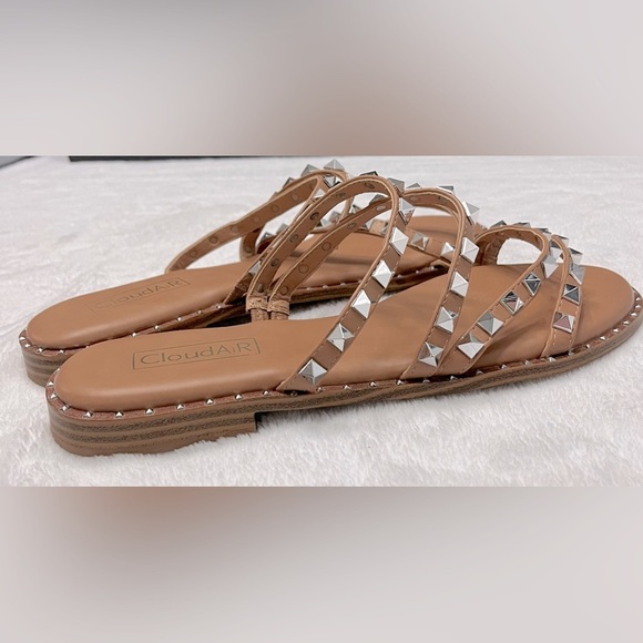 Cloudair slip on sandals size 10 NWOT memory foam! Tan/beige studs🎊Host pick 🔥 - Picture 2 of 5